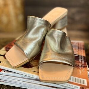 Dolce Vita Jolice Gold Mules Never Worn Brand New 8.5